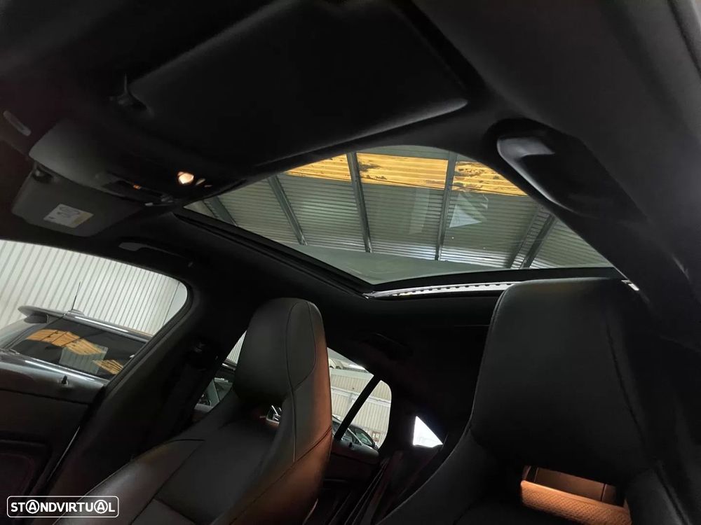 Mercedes-Benz CLA 180 d Shooting Brake AMG Line - 16