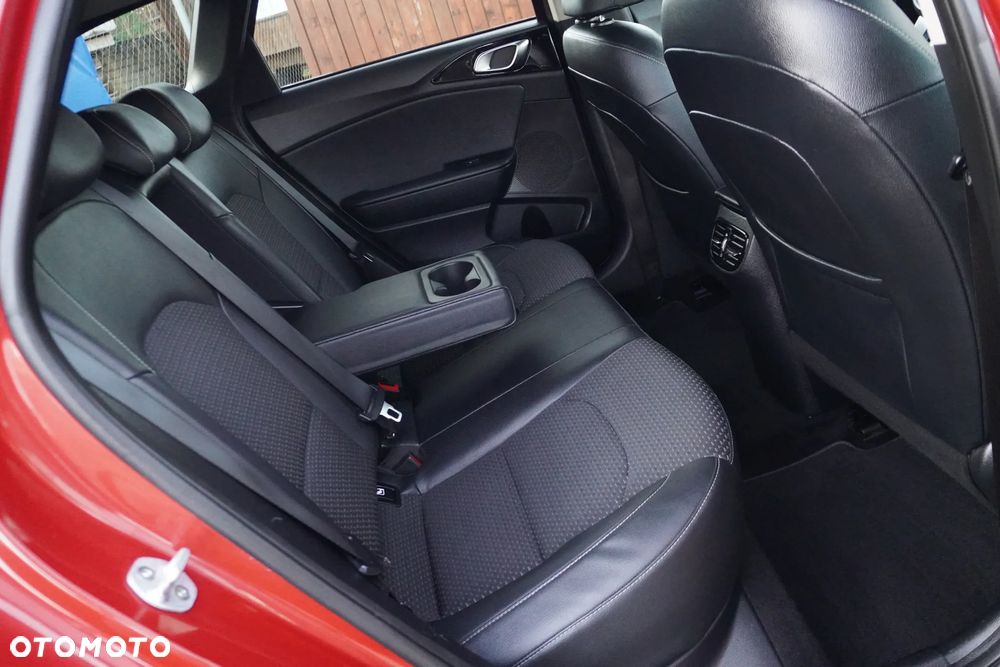 Kia Ceed 1.4 T-GDI L Business Line DCT - 12