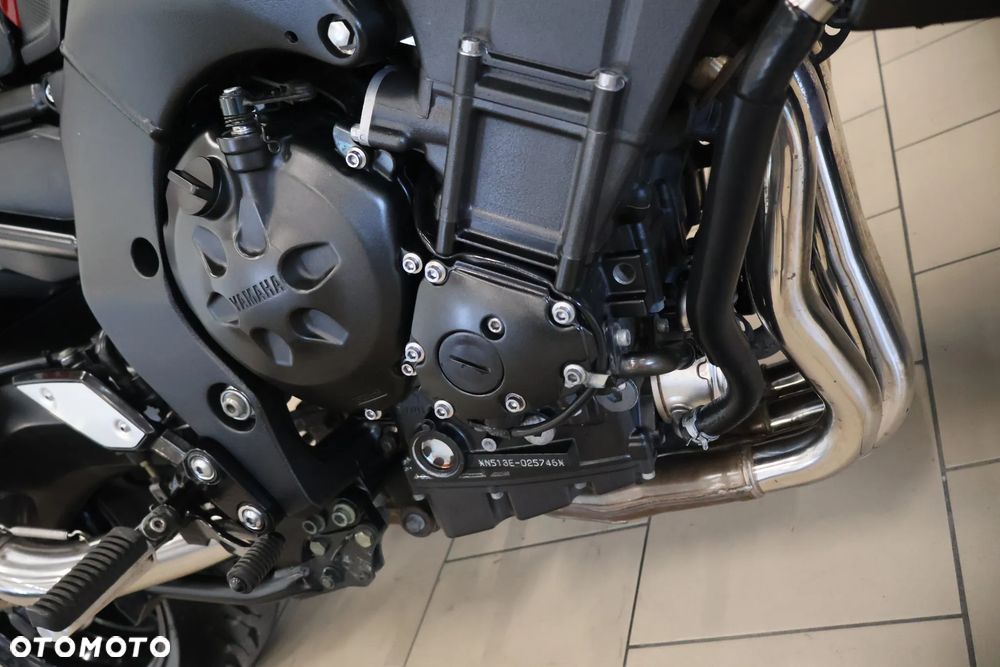 Yamaha FZ - 12