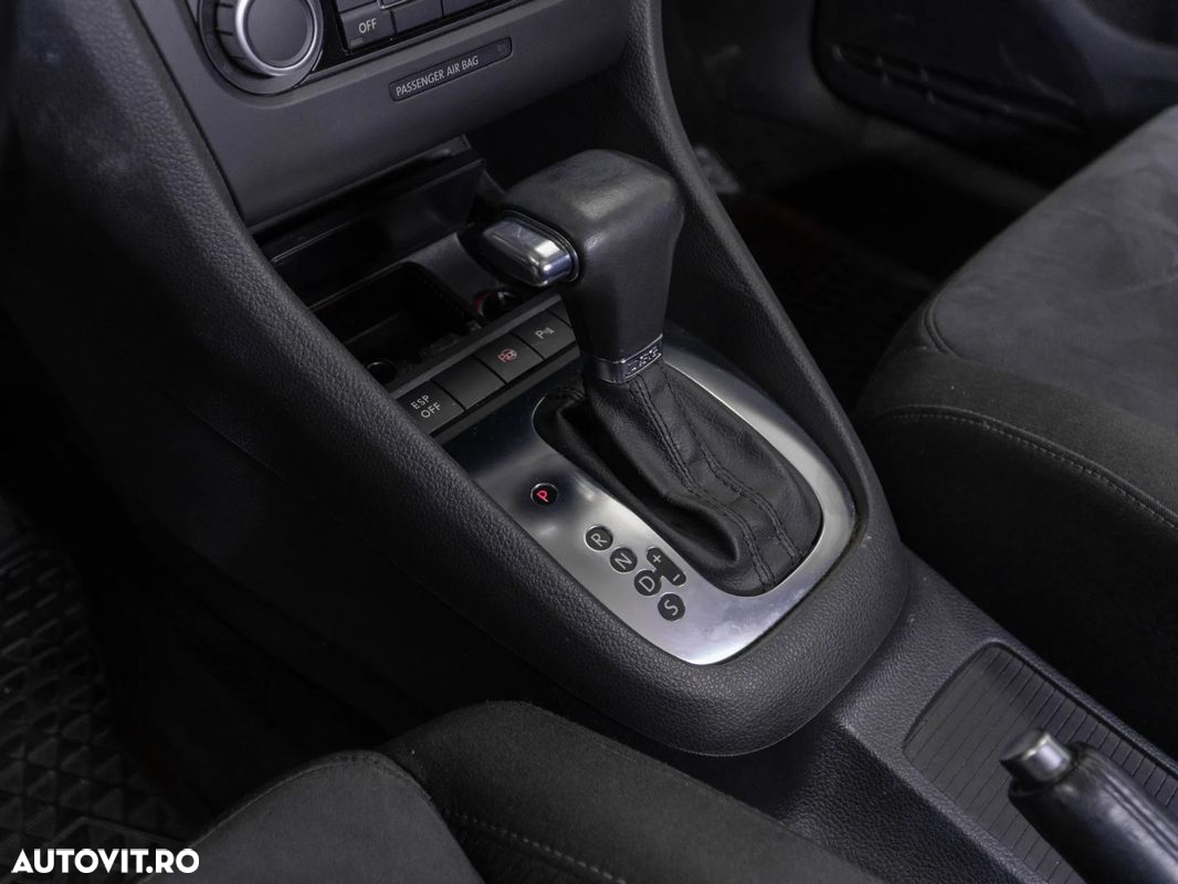 Volkswagen Golf - 18
