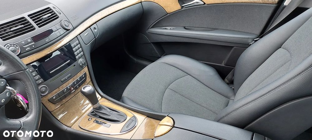 Mercedes-Benz Klasa E - 28