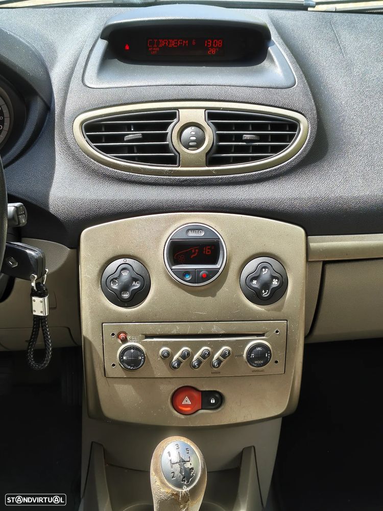 Renault Clio 1.2 16V Privilège - 18