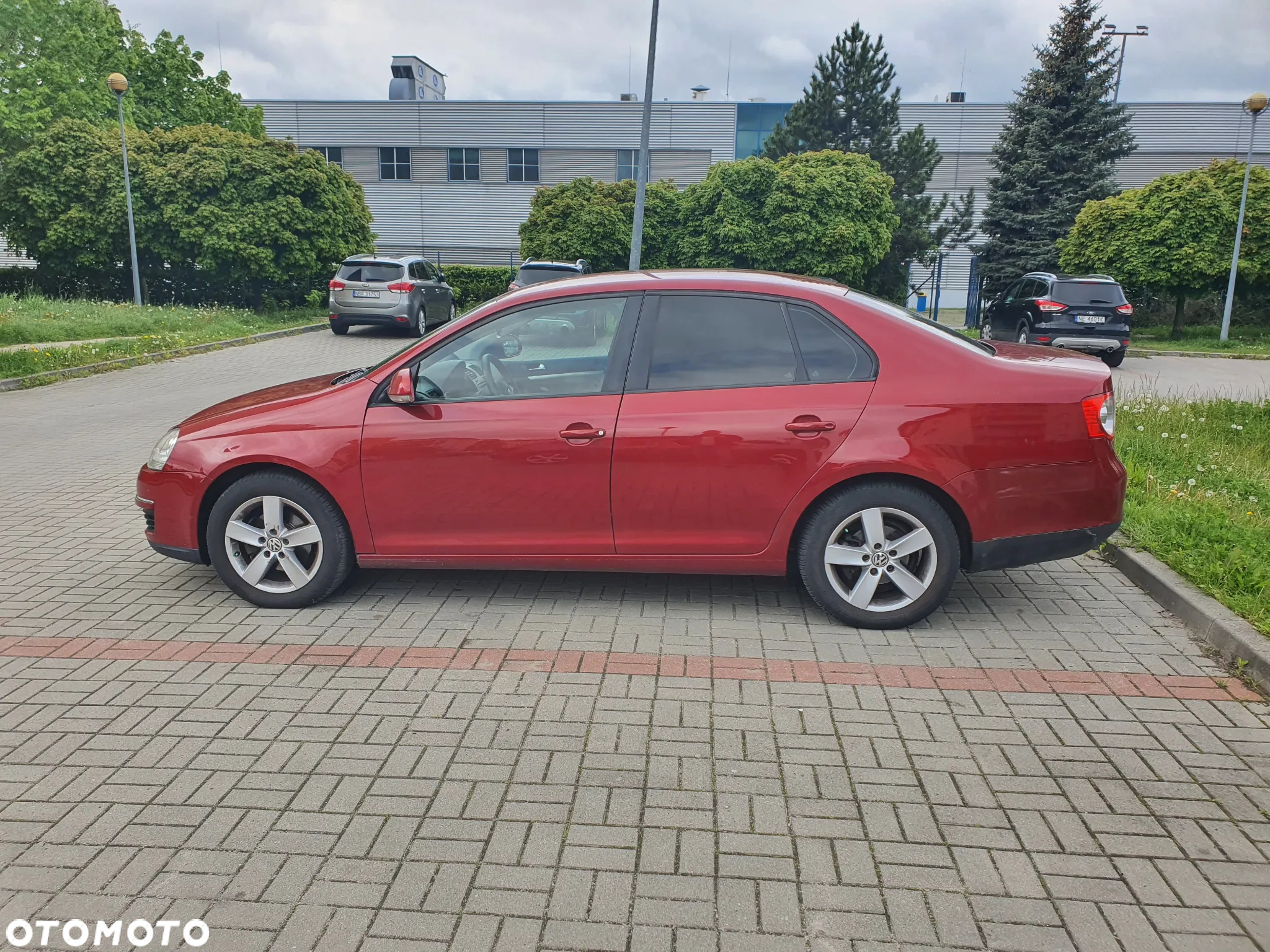 Volkswagen Jetta 1.6 Trendline DSG - 8