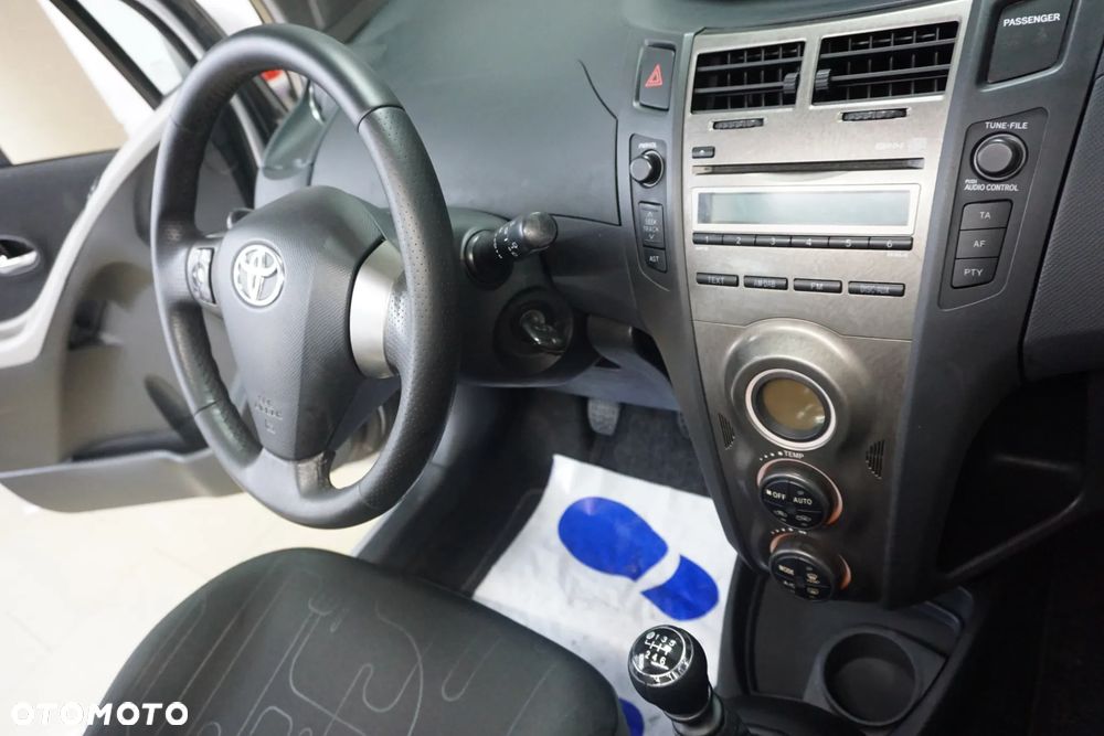 Toyota Yaris 1.33 VVT-i Comfort - 24