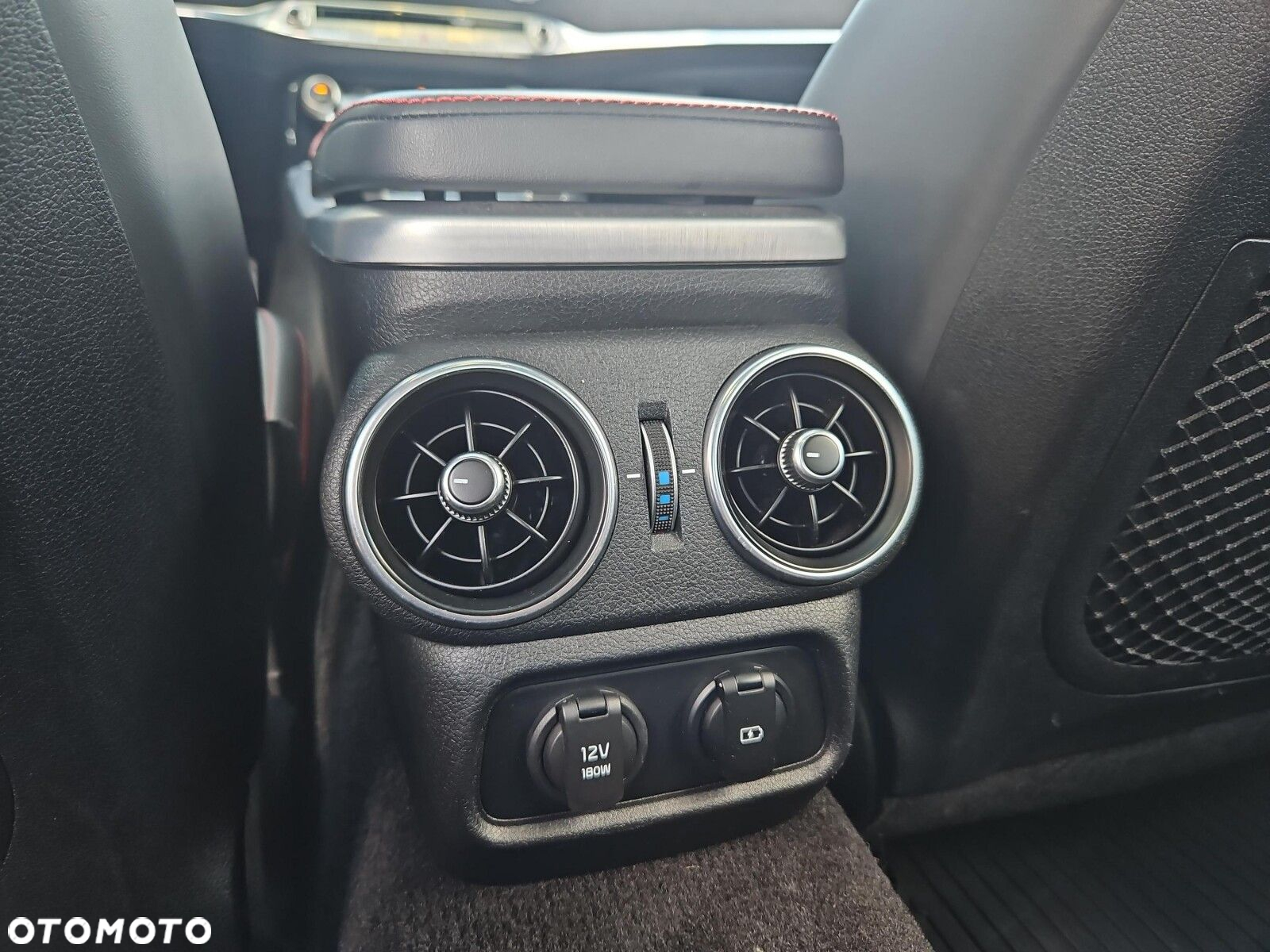 Kia Stinger - 21