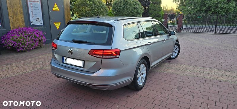 Volkswagen Passat 2.0 TDI SCR Comfortline DSG - 4
