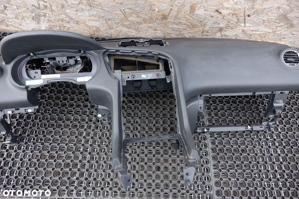 DESKA ROZDZIELCZA NAVI HEAD UP EUROPA OEM PEUGEOT 5008 I - 5