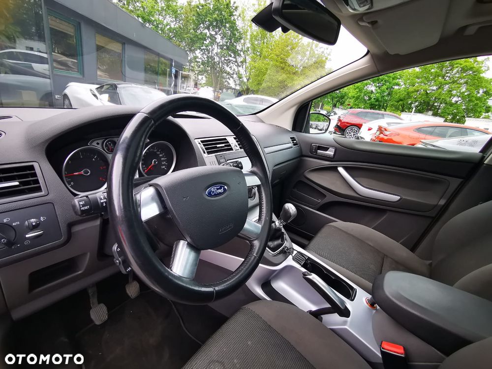 Ford Kuga 2.0 TDCi 2x4 Trend - 11