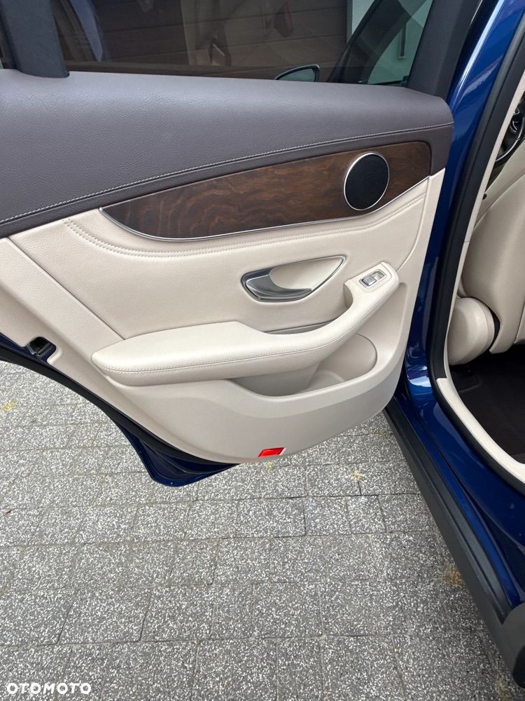 Mercedes-Benz GLC 250 4Matic 9G-TRONIC AMG Line - 28