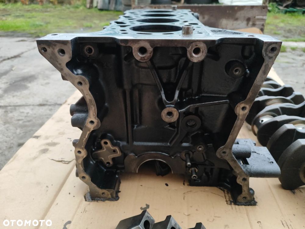 Blok silnika + wał korbowy i tłoki silnika 2.2 HDI Euro 5 130KM do Peugeot Boxer Citroen Jumper II 11-16r Ford Transit Mk7 - 16