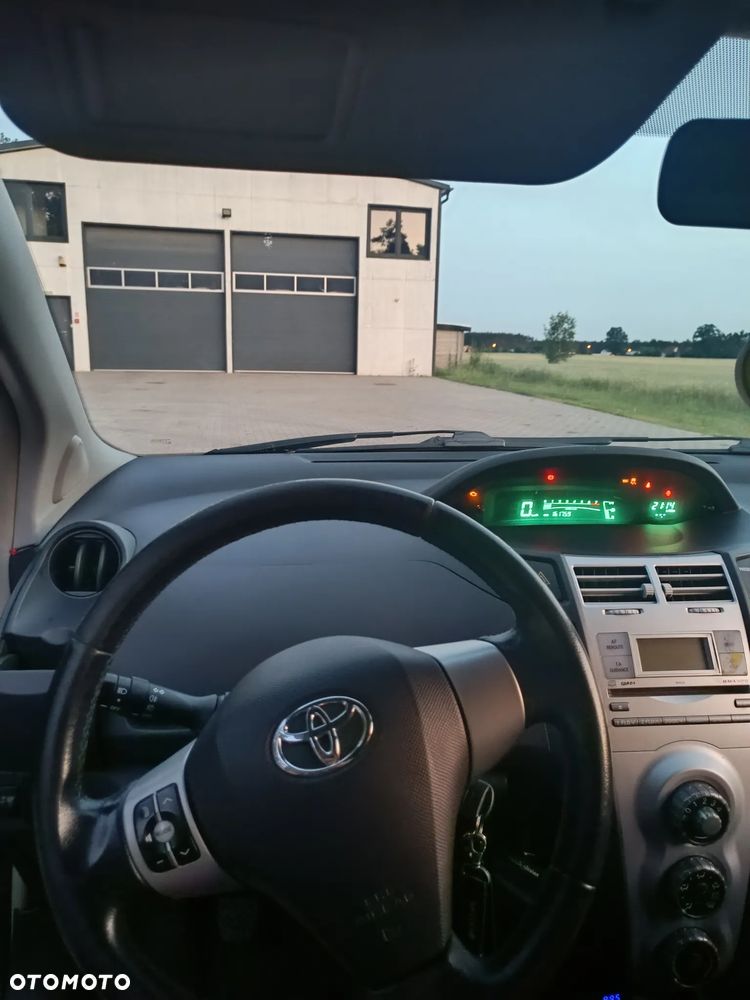 Toyota Yaris 1.3 Sol - 10