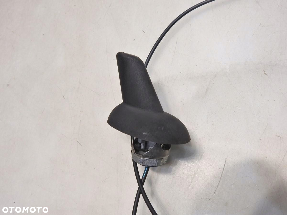 ANTENA DACHOWA RENAULT LAGUNA III - 5