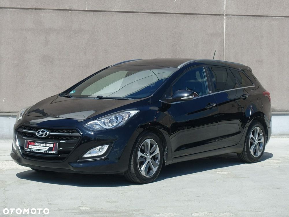 Hyundai i30 blue Kombi 1.4 Passion - 2
