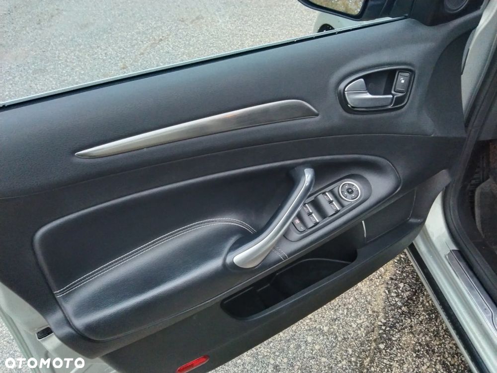 Ford Mondeo 2.0 TDCi Viva Titanium - 24