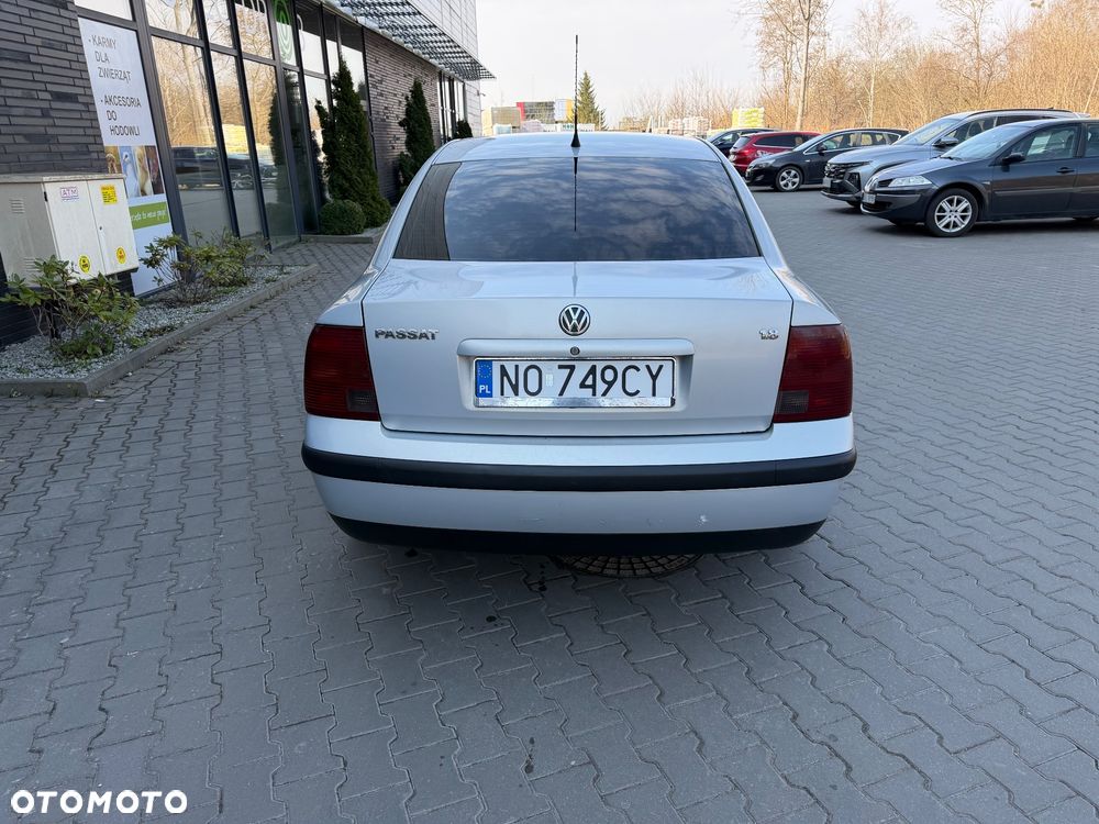 Volkswagen Passat 1.8 - 5
