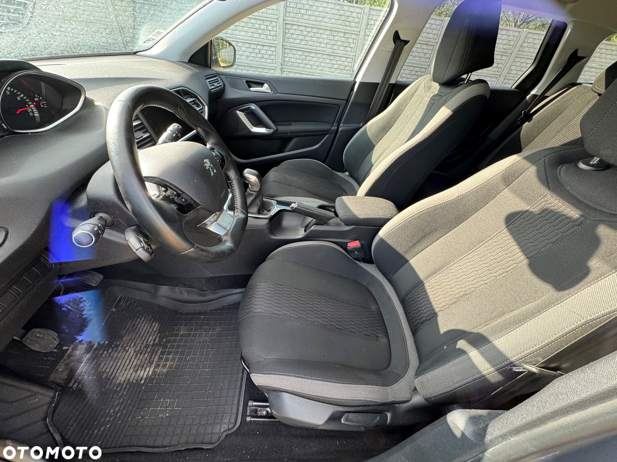 Peugeot 308 1.2 PureTech Allure S&S - 5
