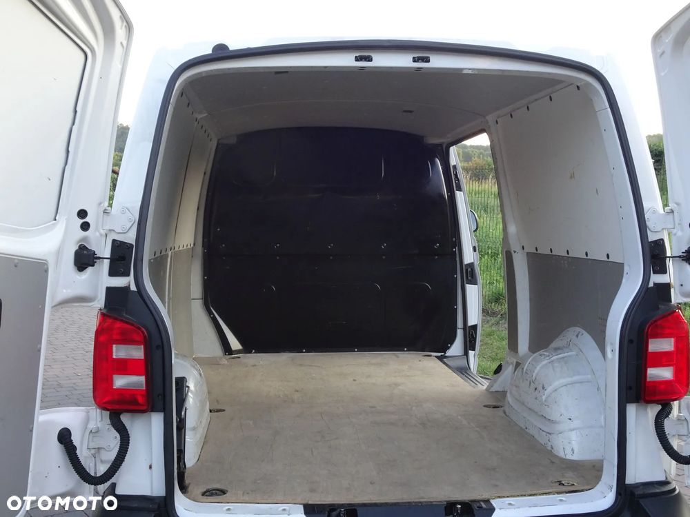 Volkswagen Transporter - 4