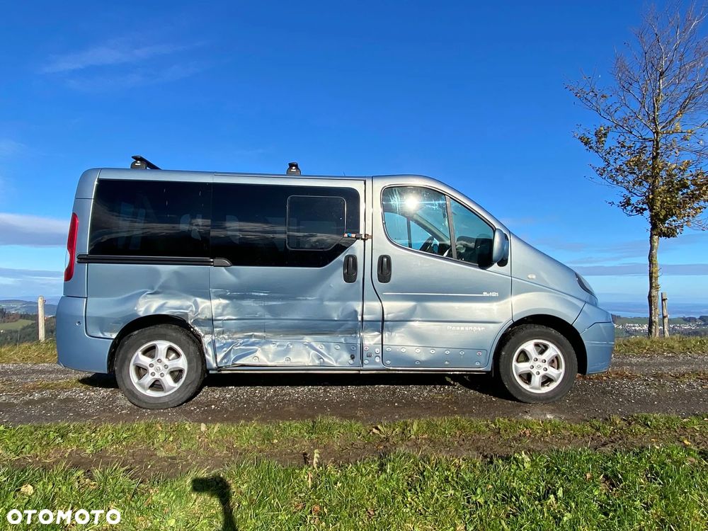 Renault Trafic Grand Passenger Black Edition - 4