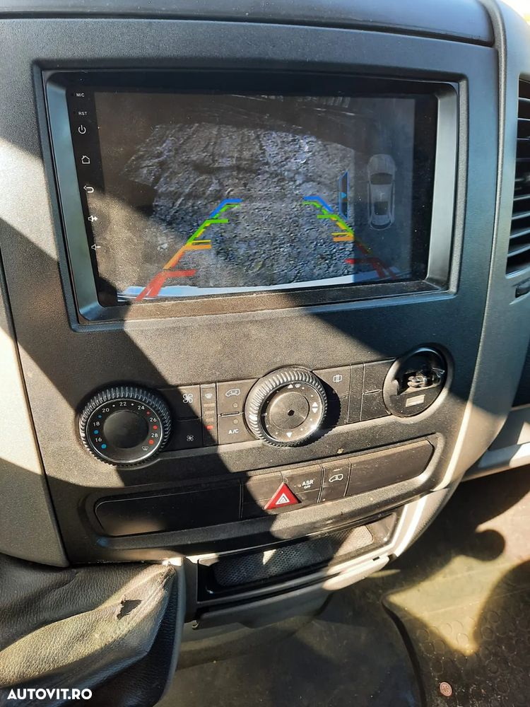 Mercedes-Benz Sprinter - 11