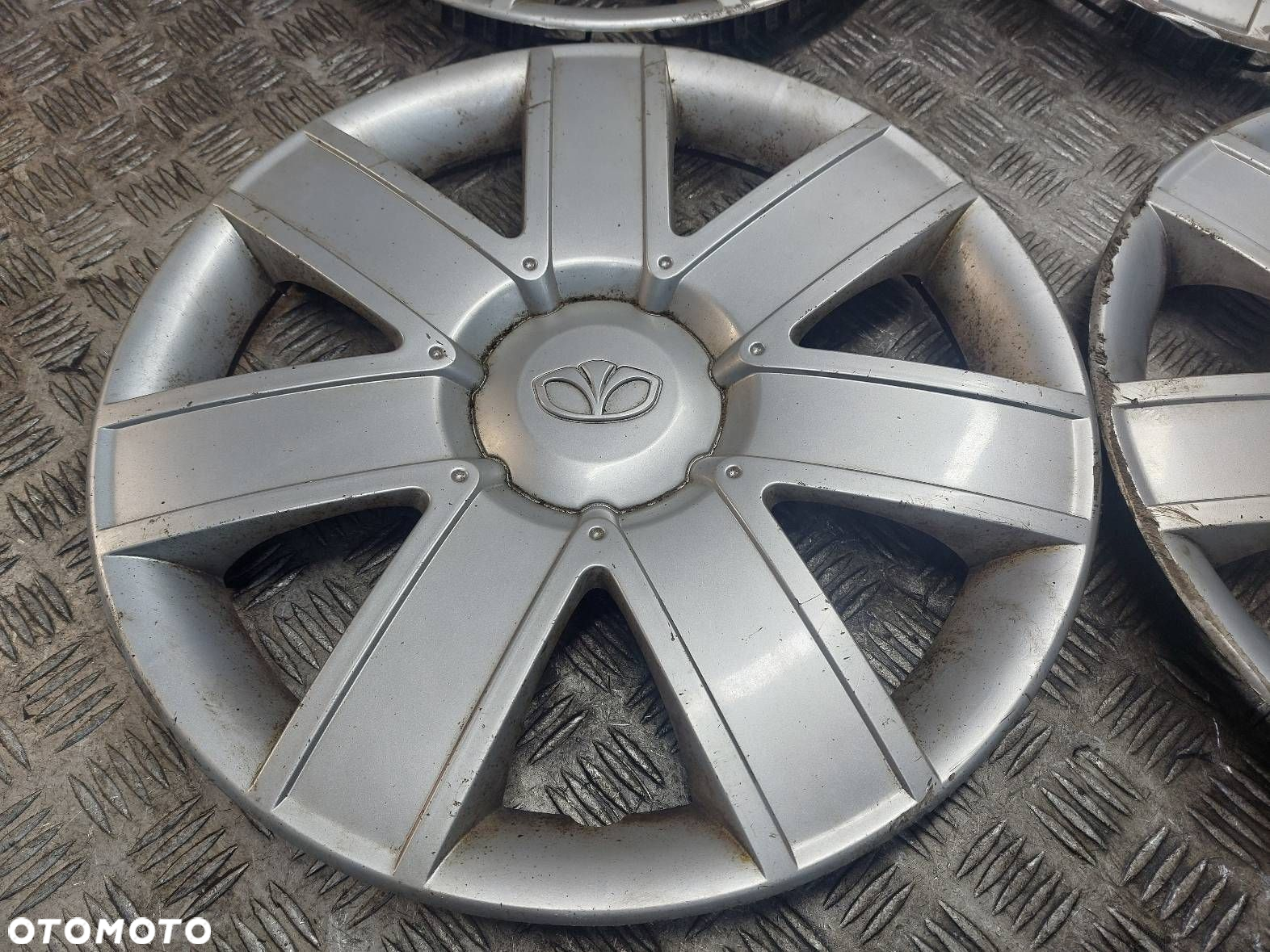 KOŁPAKI KOMPLET 15"  R15 15 CALI DAEWOO 96452327 - 2