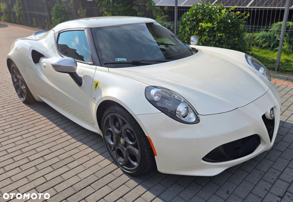 Alfa Romeo 4C - 4