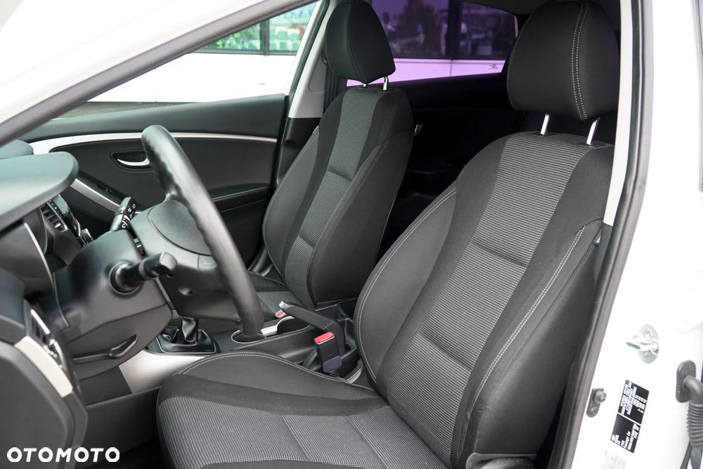 Hyundai i30 1.4 BlueDrive Base - 22