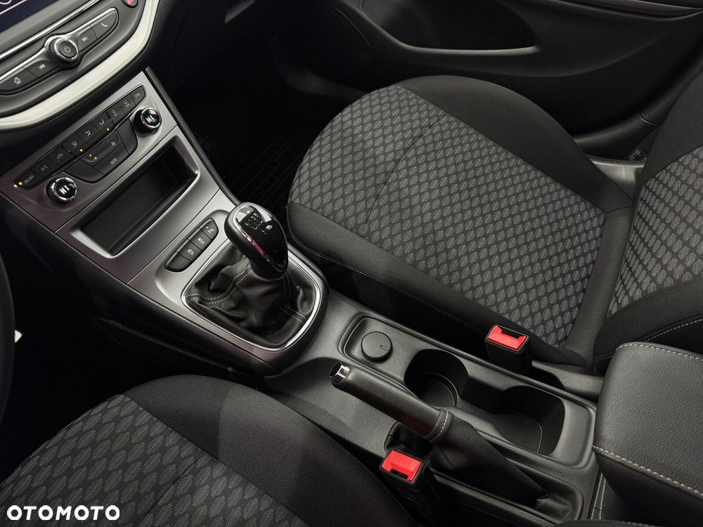 Opel Astra 1.2 T Edition S&S - 24