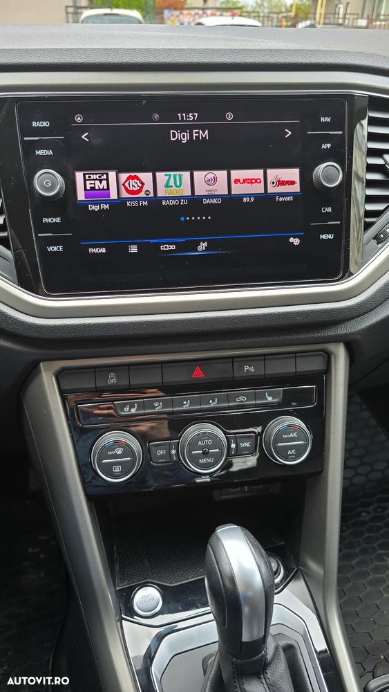 Volkswagen T-Roc - 11