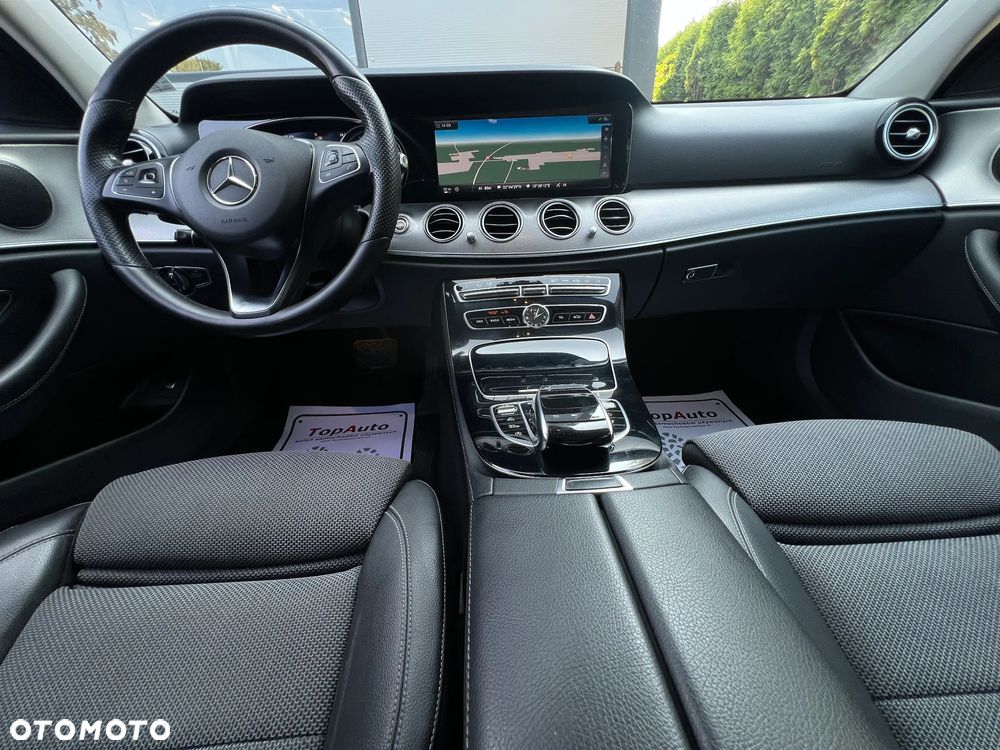 Mercedes-Benz Klasa E 220 d 9G-TRONIC - 38