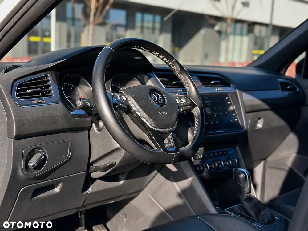 Volkswagen Tiguan - 16