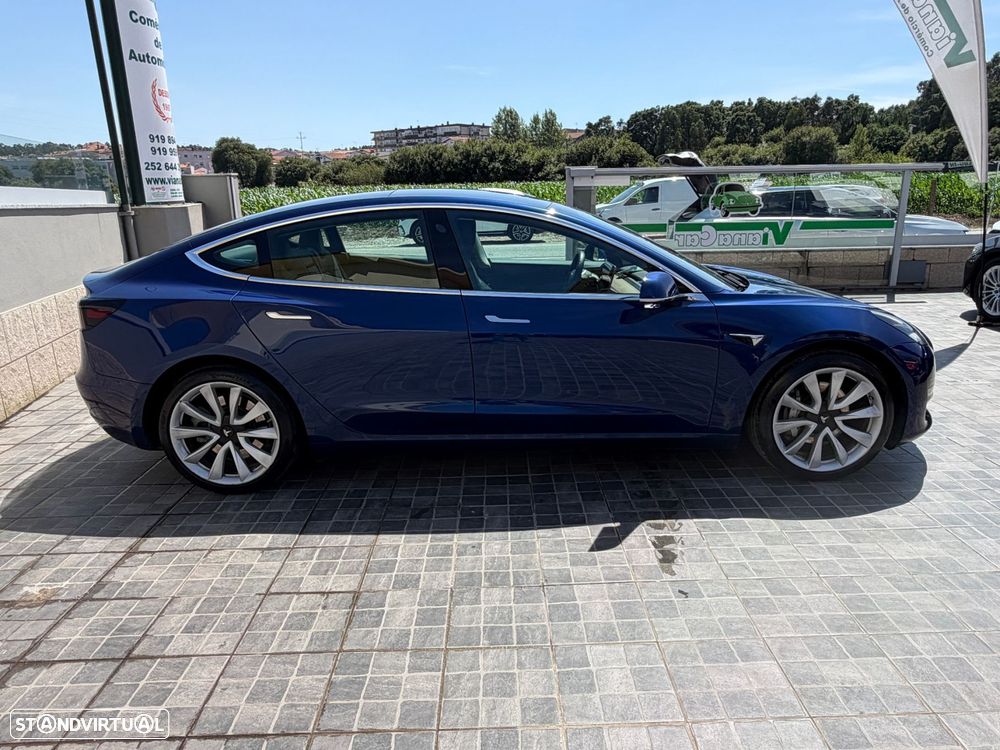 Tesla Model 3 - 5