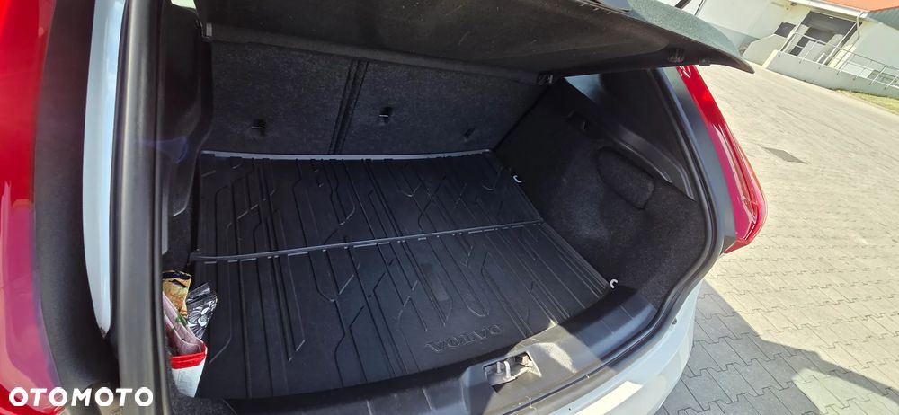 Volvo V40 T3 Drive-E Momentum - 27