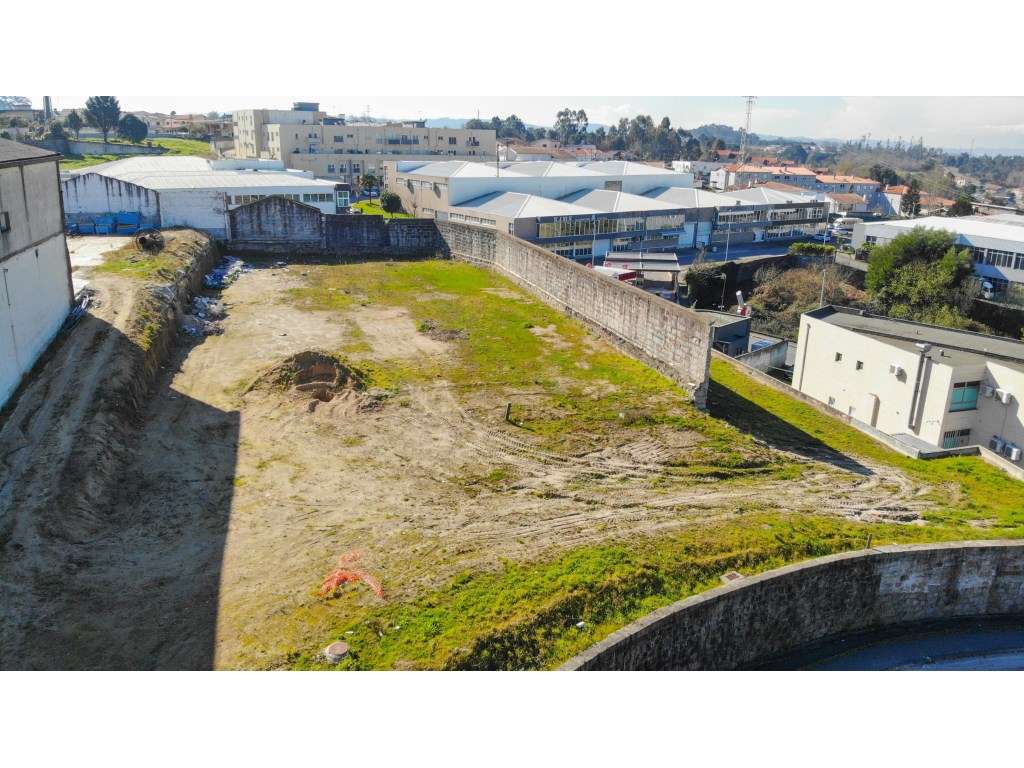 Terreno em Avidos - Grande imagem: 3/26