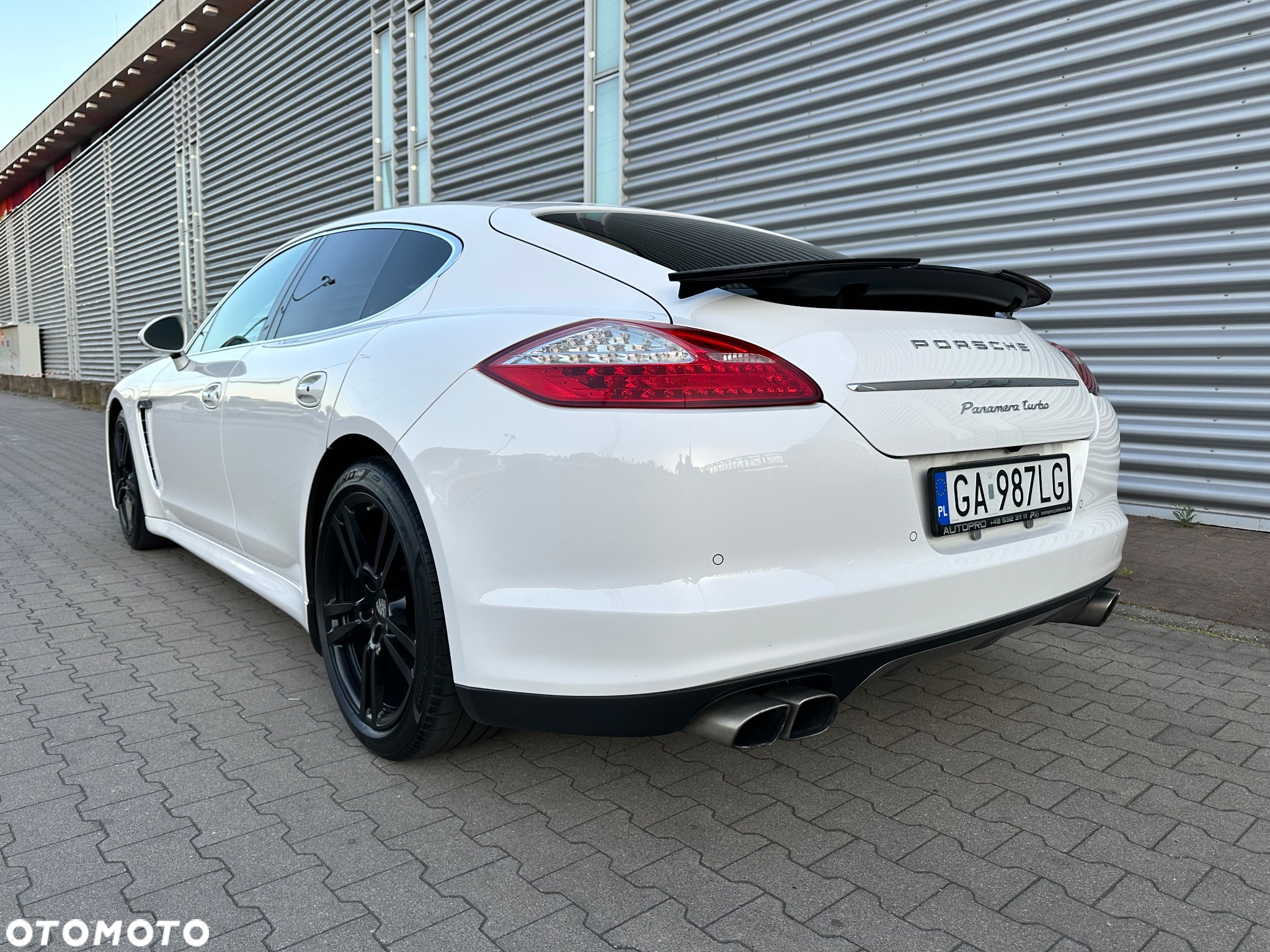 Porsche Panamera Turbo PDK - 3