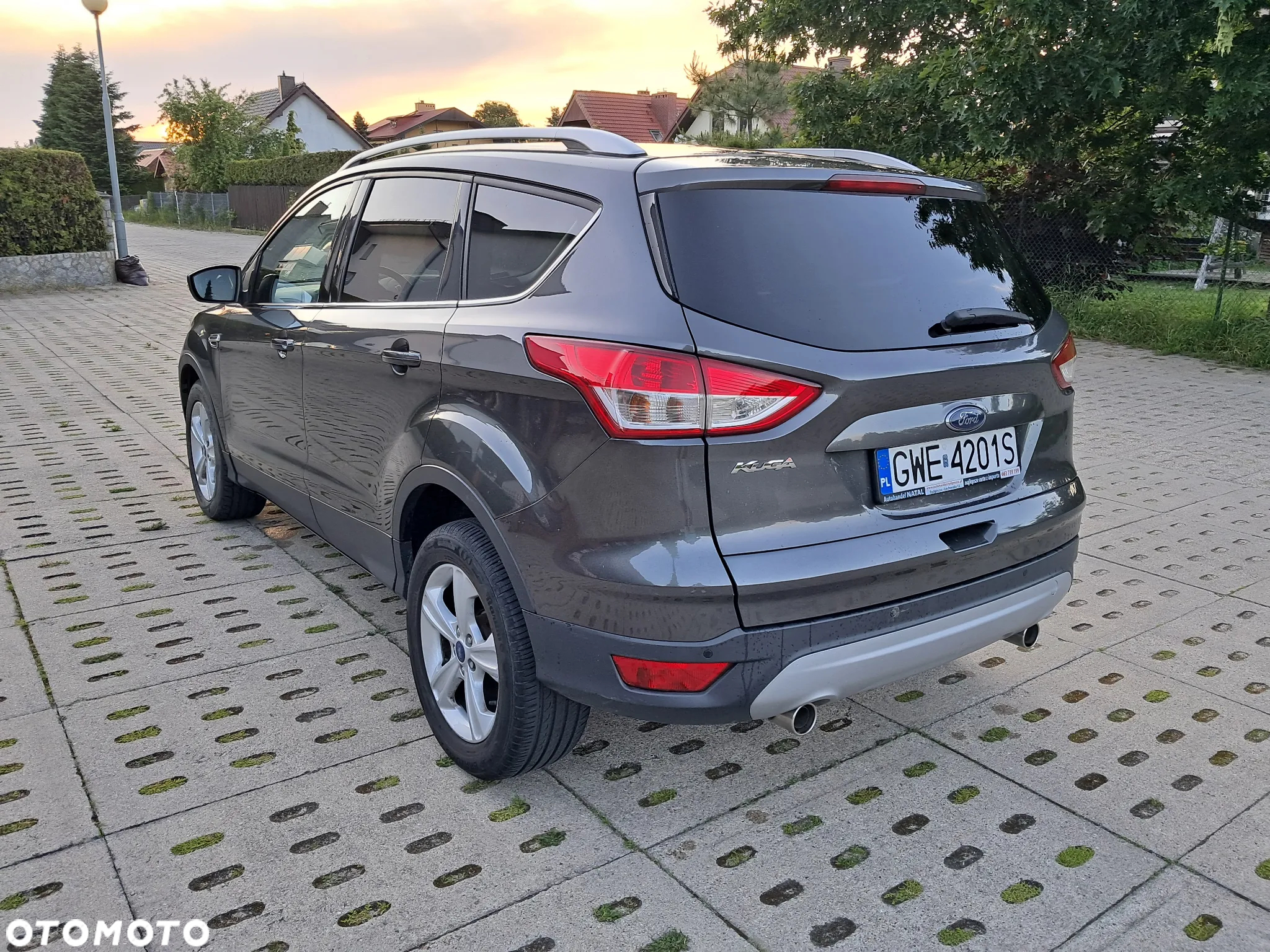 Ford Kuga 2.0 TDCi 2x4 Trend - 4