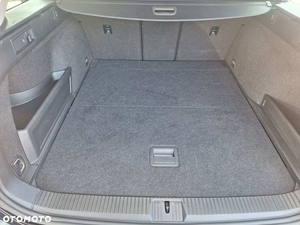 Volkswagen Passat - 38