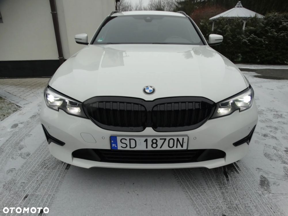 BMW Seria 3 318d Edition M Sport Shadow - 13