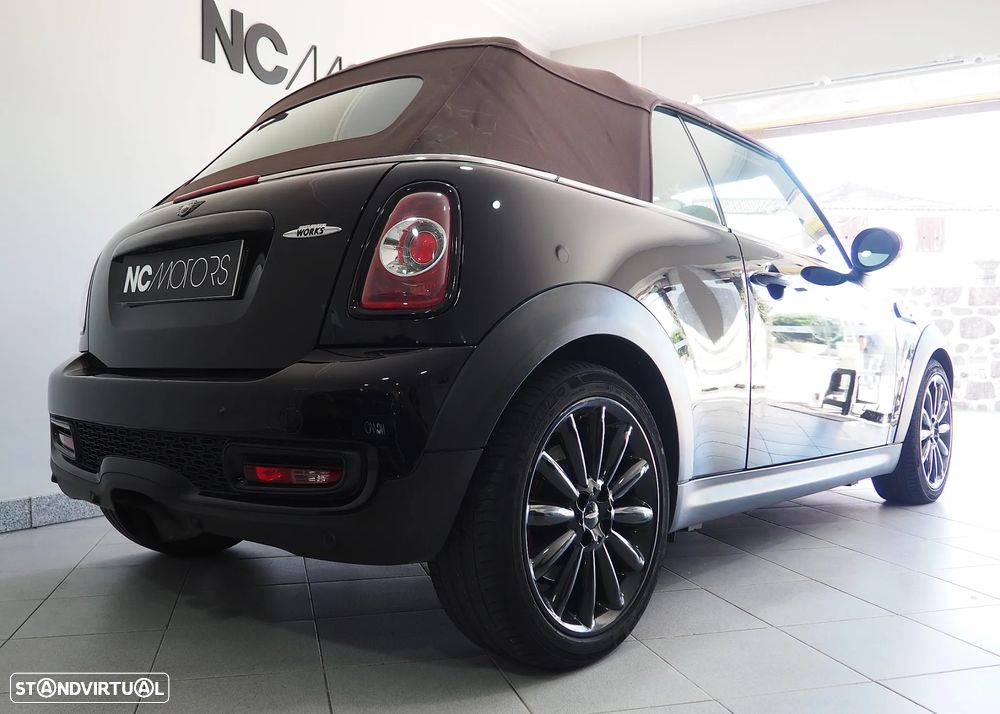 MINI Cabrio John Cooper Works - 11