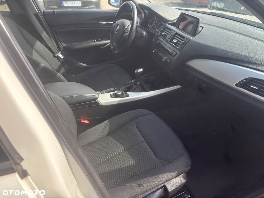 BMW Seria 1 116i - 31
