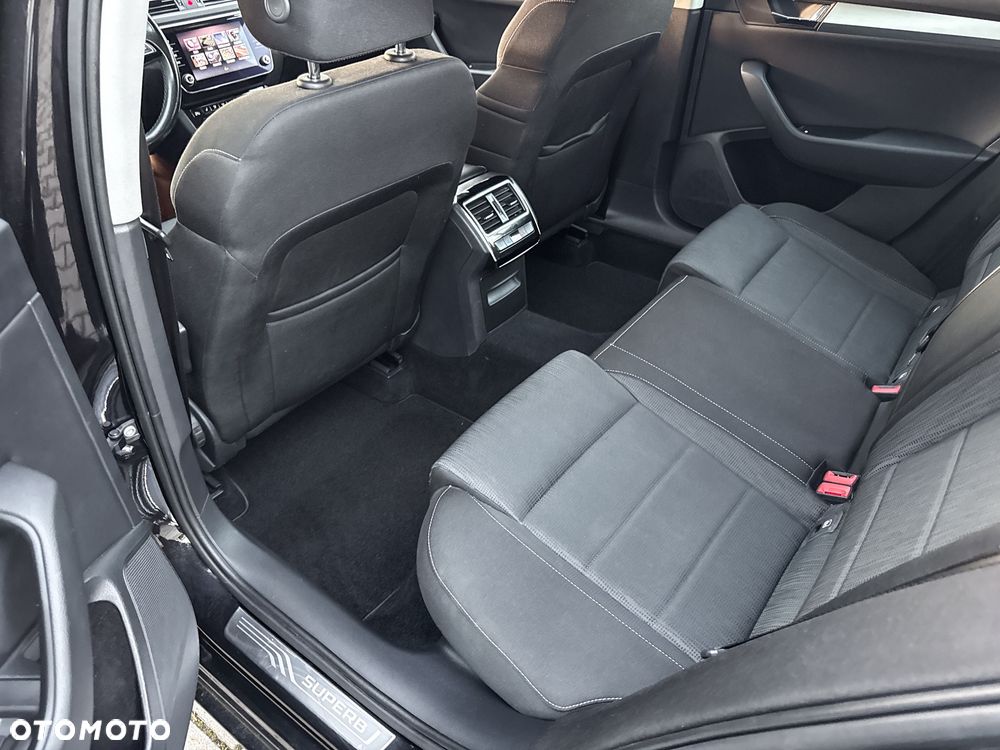 Skoda Superb 2.0 TDI DSG Ambition - 29