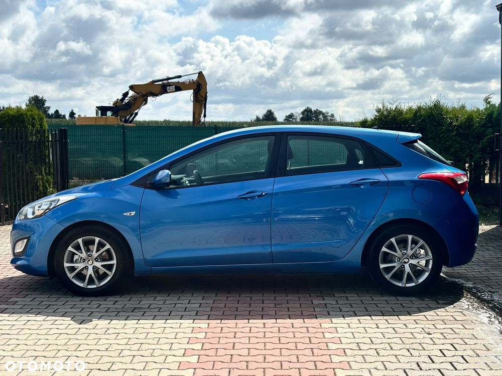 Hyundai i30 blue 1.6 CRDi Passion - 10