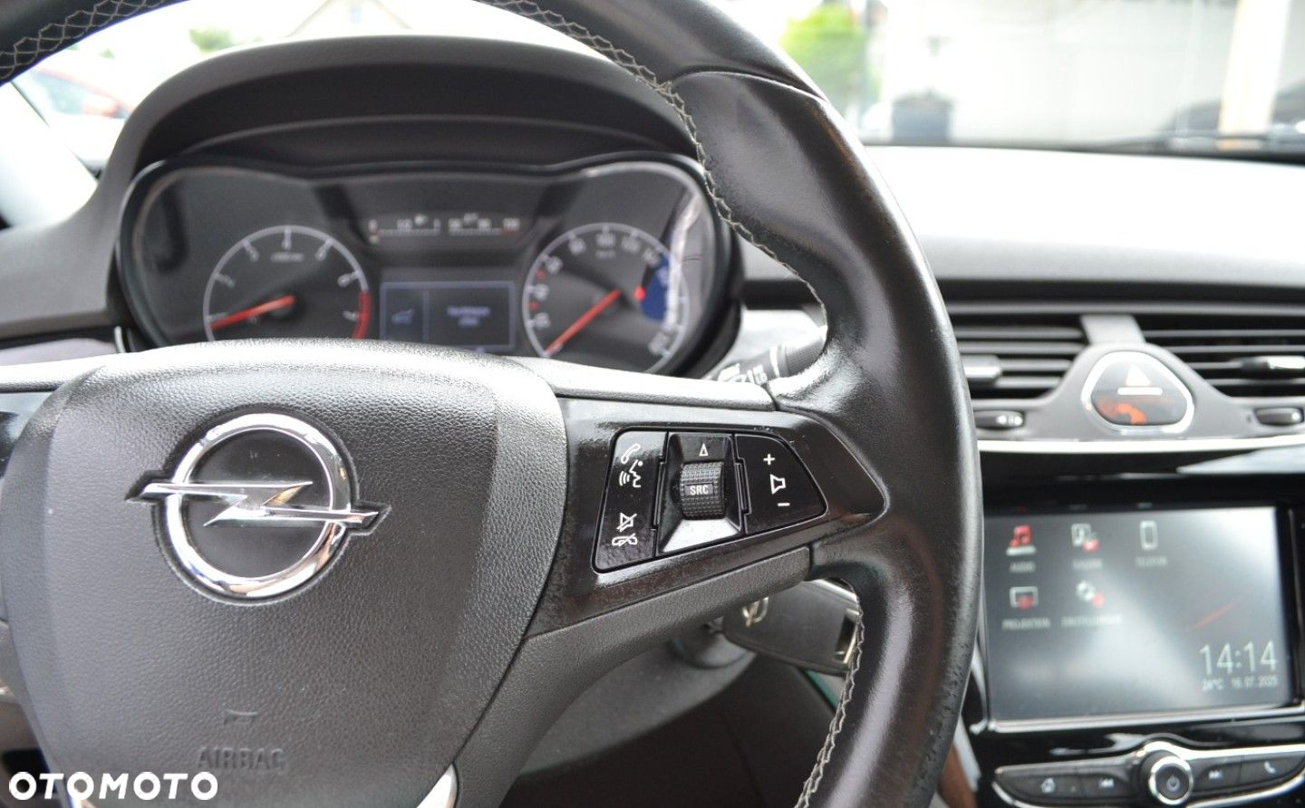 Opel Corsa 1.4 Cosmo - 24