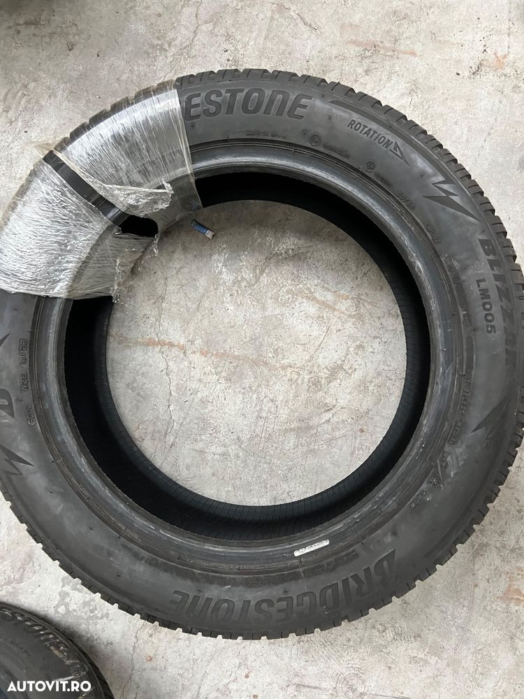 Vând 4 anvelope 225/55/18 bridgestone de iarnă ca noi - 7