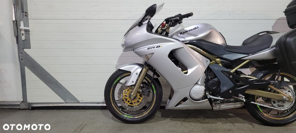 Kawasaki ER - 9