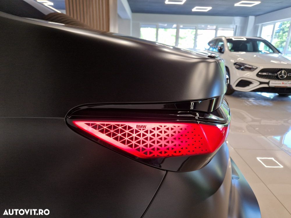 BMW Seria 7 740d xDrive MHEV - 24
