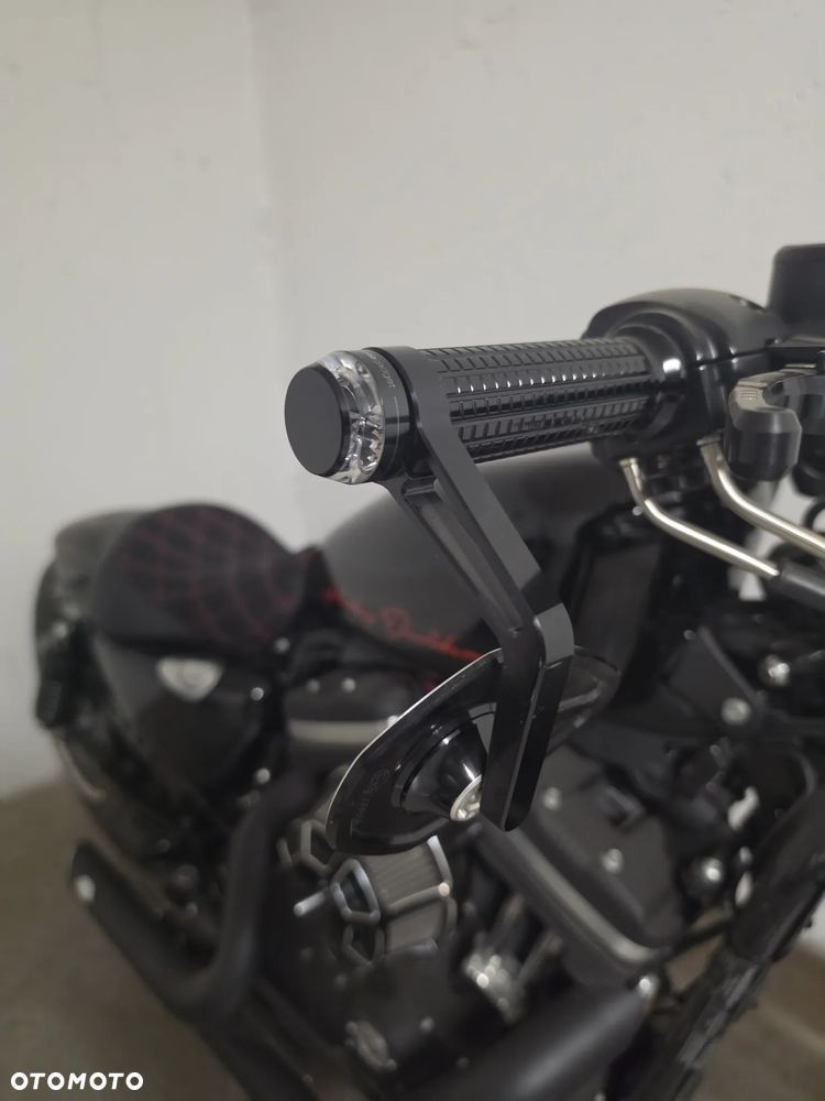 Harley-Davidson Sportster Iron 883 - 9