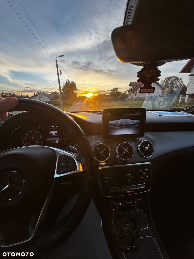 Mercedes-Benz GLA 200 7G-DCT AMG Line - 10