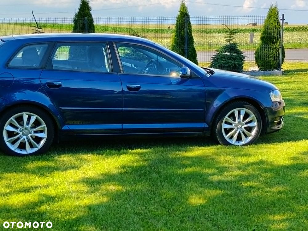 Audi A3 Sportback - 2
