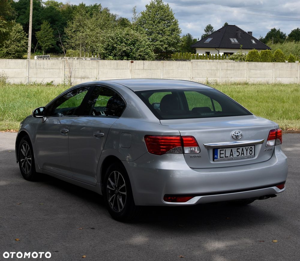 Toyota Avensis - 16