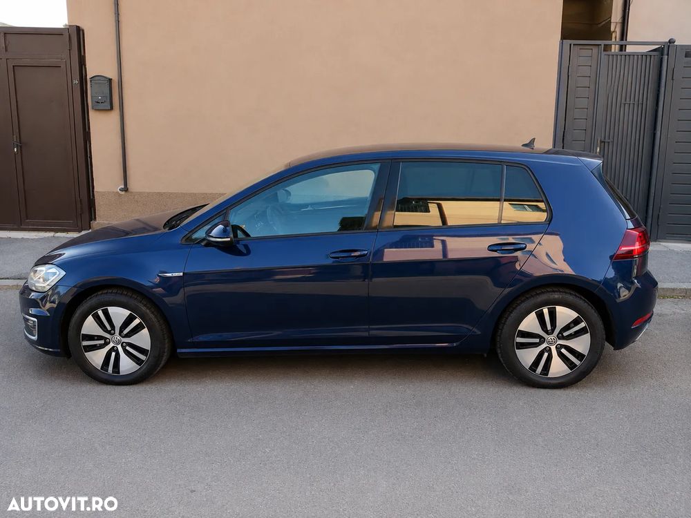 Volkswagen Golf - 1